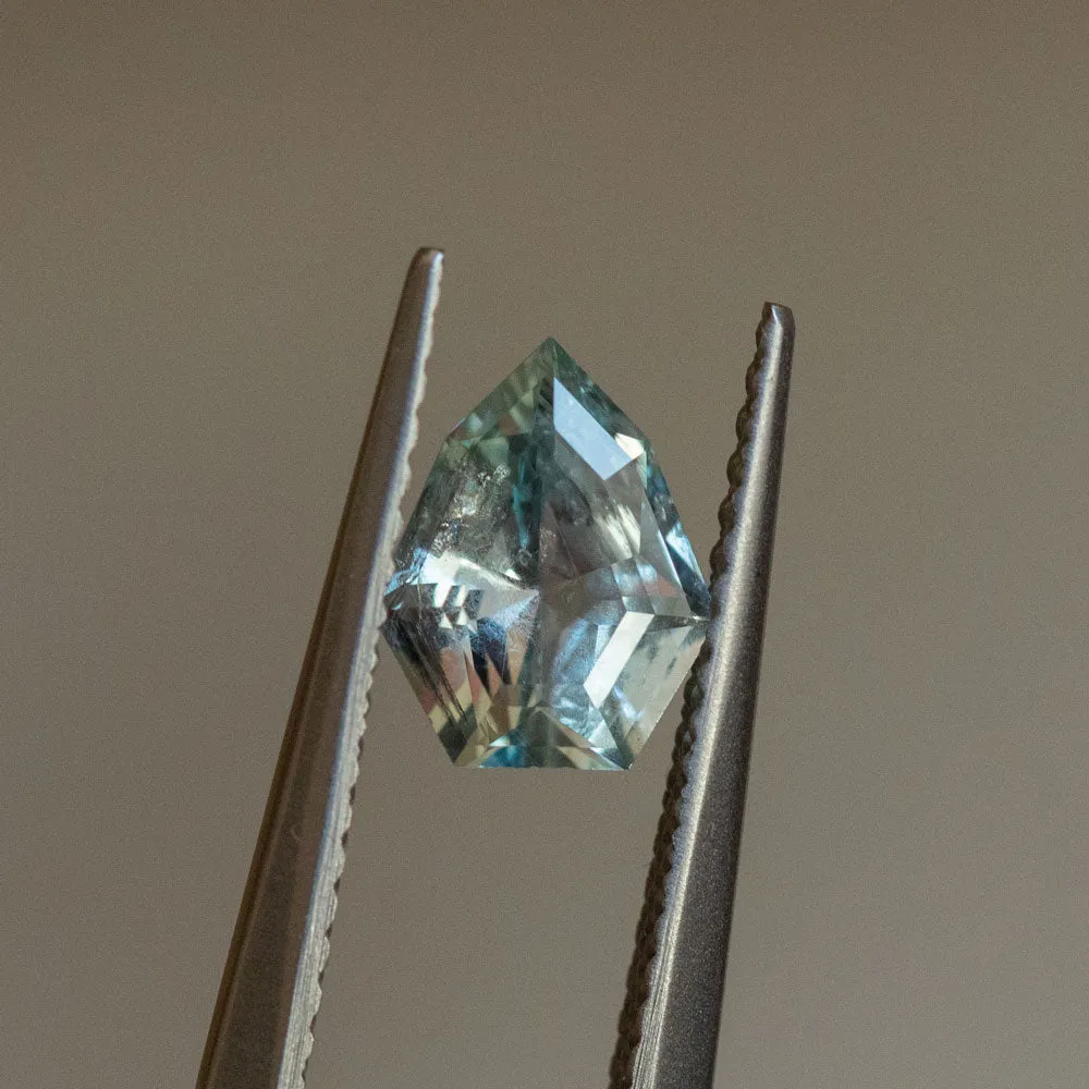 1.07CT SHIELD MONTANA SAPPHIRE, MINTY GREEN BLUE, 7.98X6.48MM, UNTREATED