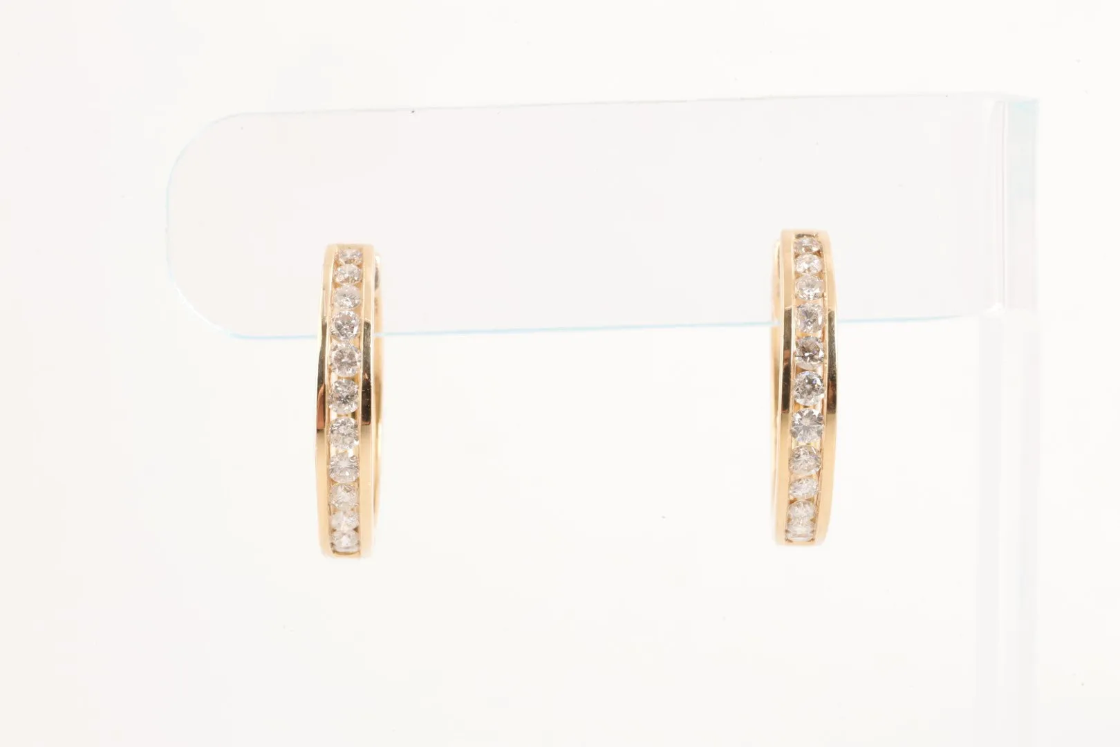 14k Yellow Gold 1.00tcw Diamond Huggie Hoop Earrings (7.42g.)