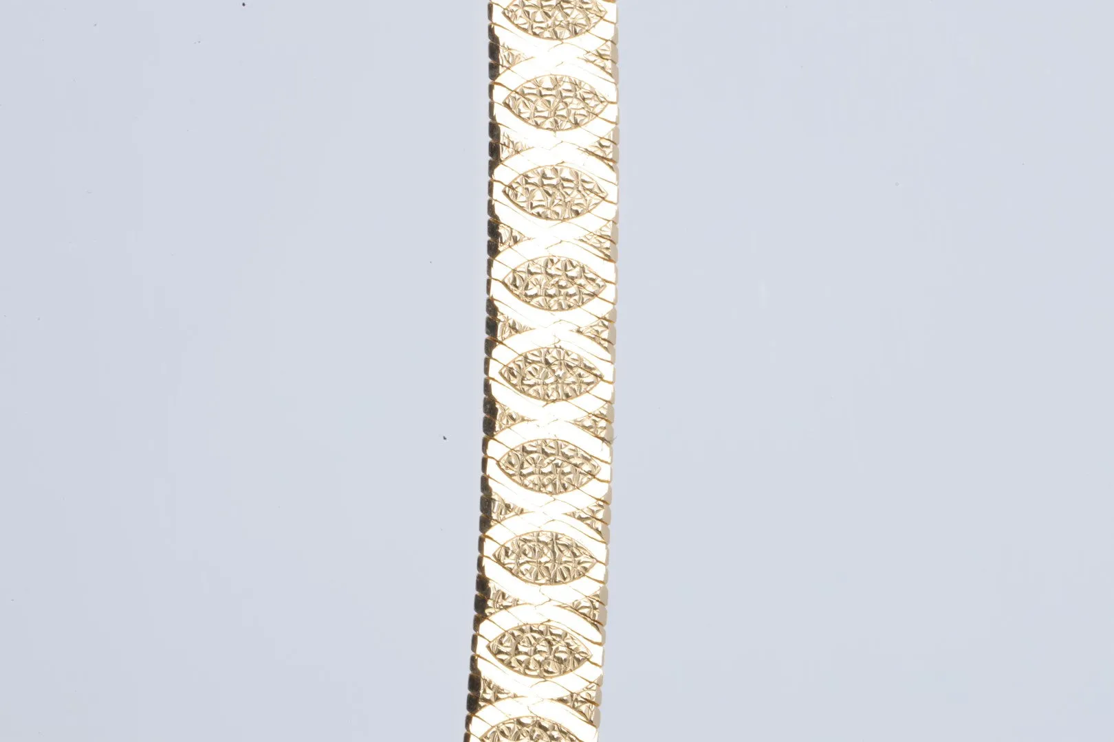 18" 14k Yellow Gold Etched Herringbone Chain (9.65g.)