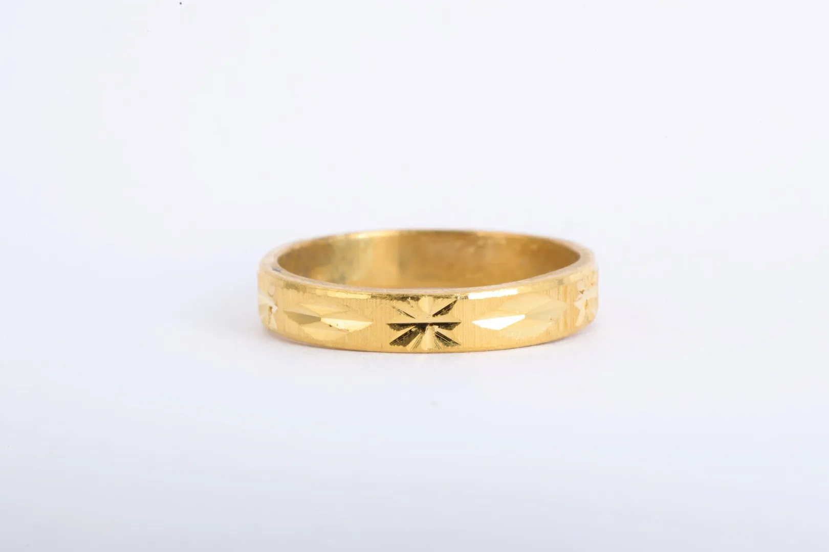 24k Yellow Gold Etched Star Band Size 6 (3.70g.)