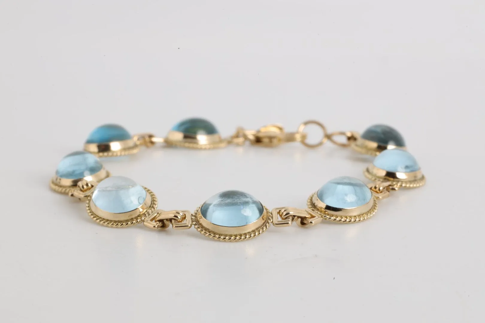 7" 14k Yellow Gold 31.77tcw Blue Topaz Bracelet (11.62g.)