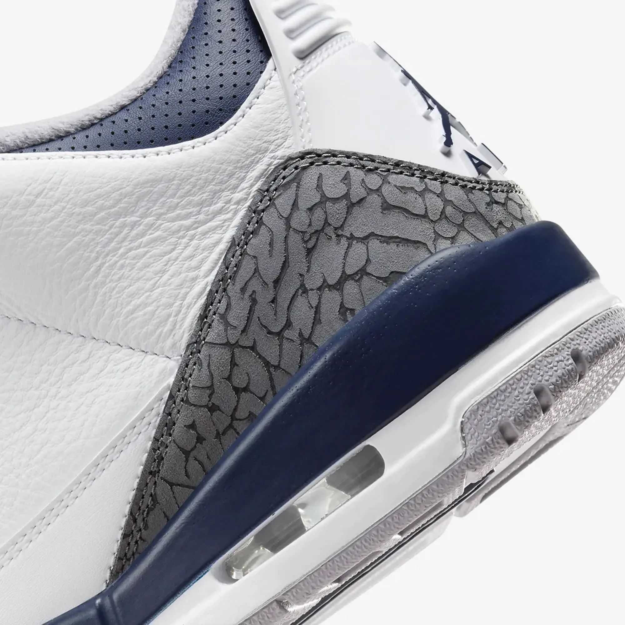 AIR JORDAN 3 RETRO 'WHITE/MIDNIGHT NAVY-CEMENT GREY-BLACK'