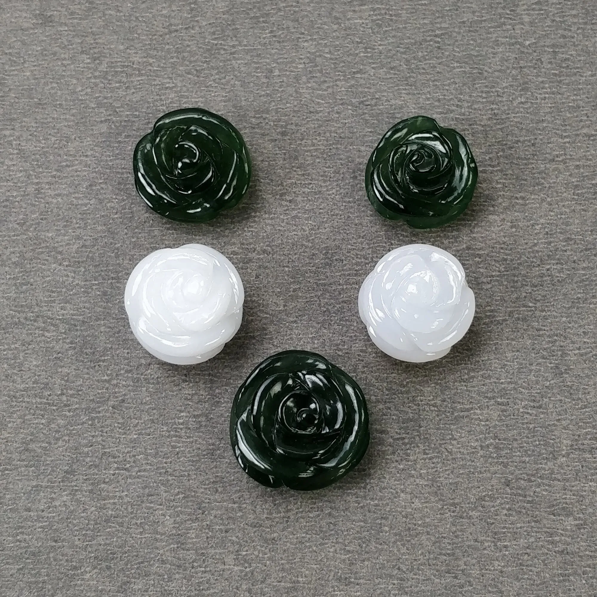 Antigorite SERPENTINE & White CHALCEDONY Gemstone Carving : 58.70cts Natural Untreated Hand Carved FLOWER 13mm - 16mm 5pcs