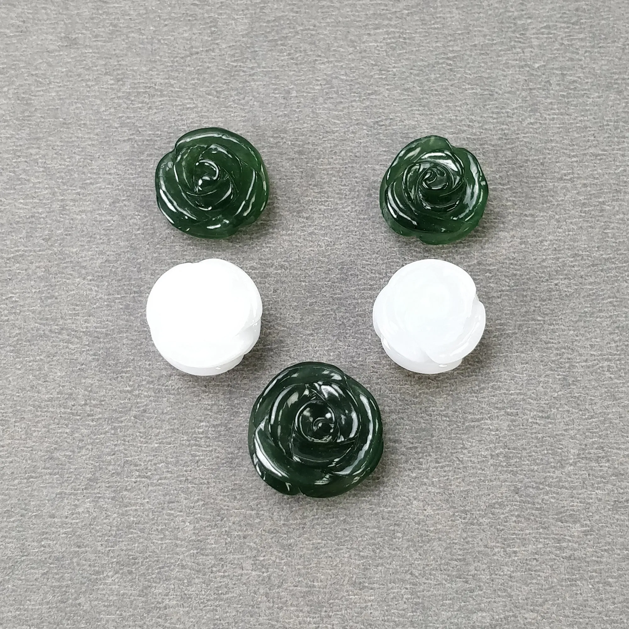 Antigorite SERPENTINE & White CHALCEDONY Gemstone Carving : 58.70cts Natural Untreated Hand Carved FLOWER 13mm - 16mm 5pcs