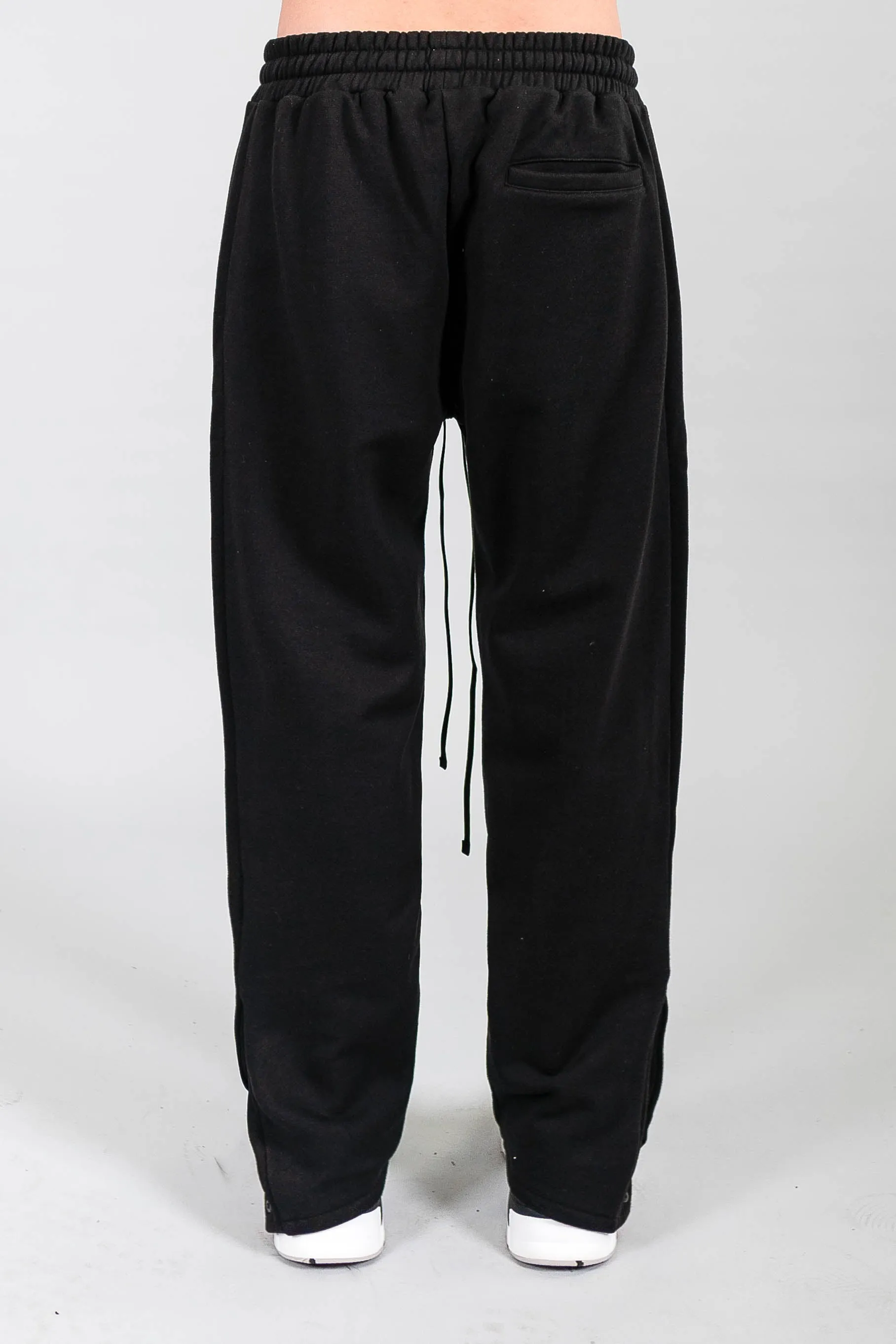 BLACK FLAP JOGGER