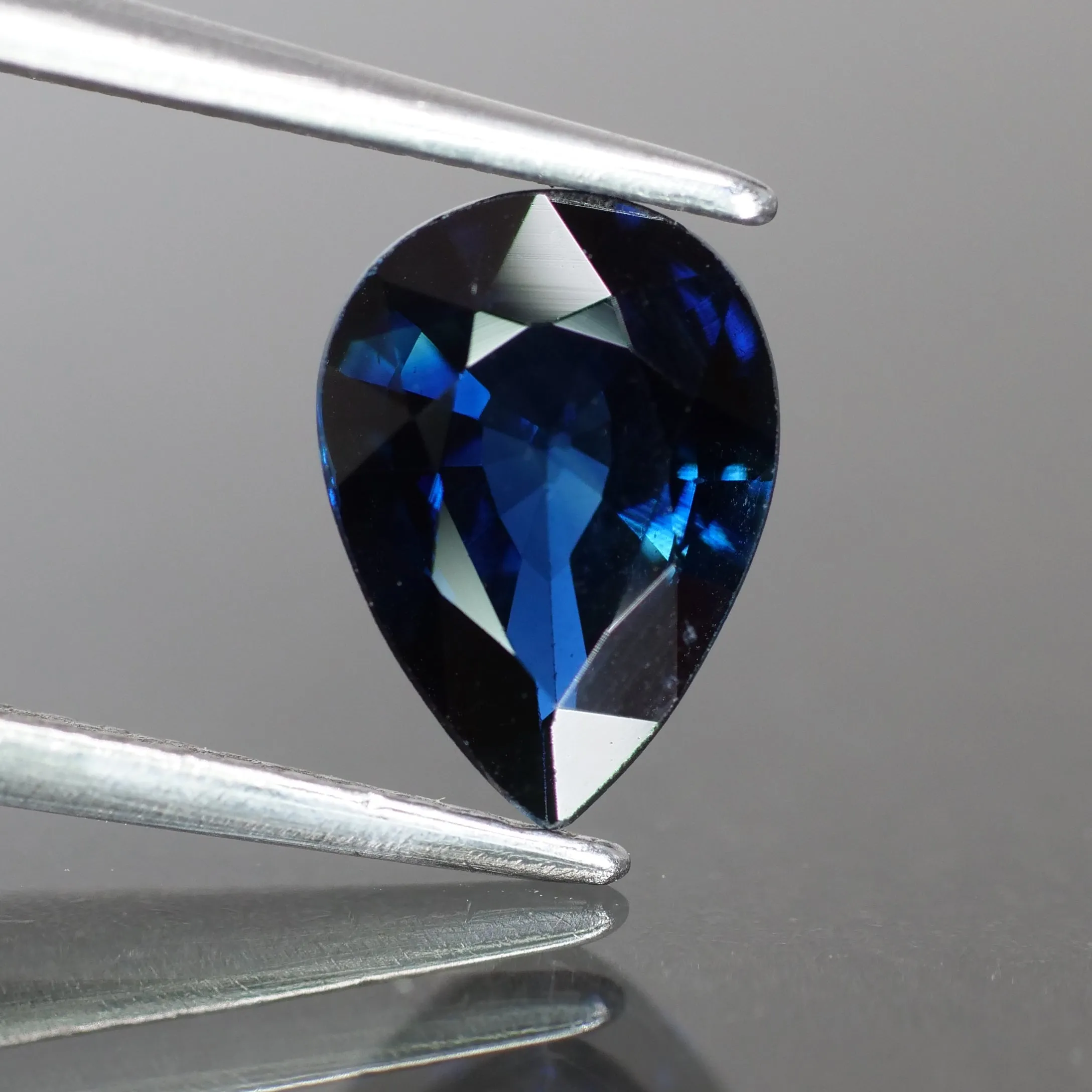 Blue Sapphire | IGI certified | natural, pear cut *8x6 mm, VS, 1.15ct