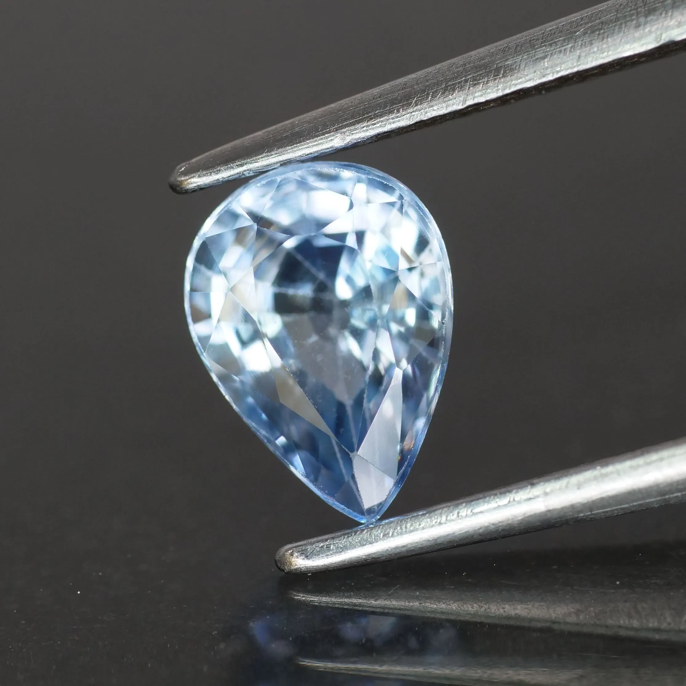 Blue Sapphire | natural, pear cut 7x5 mm, VS, *1ct