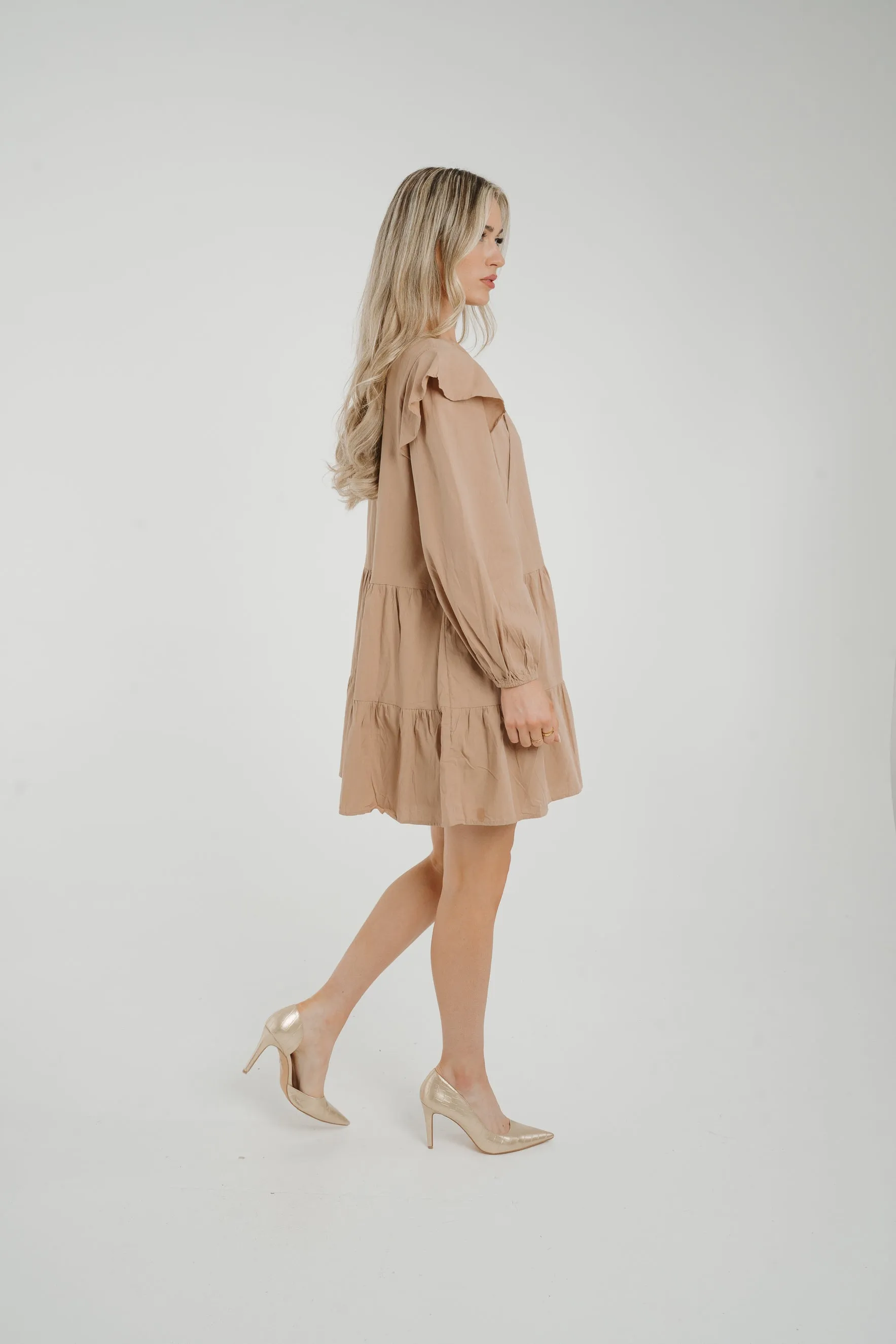 Caitlyn Tiered Shirt Dress In Mocha