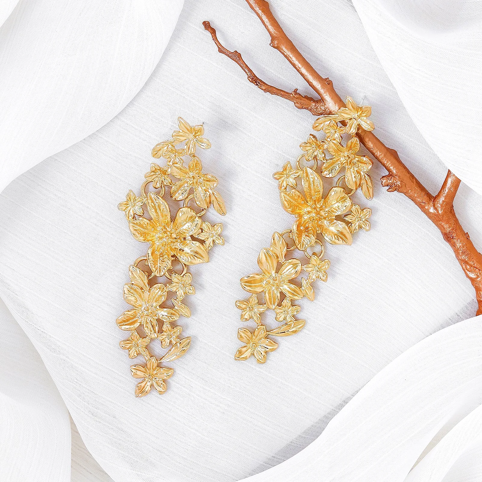 Marguerite Gold Earrings