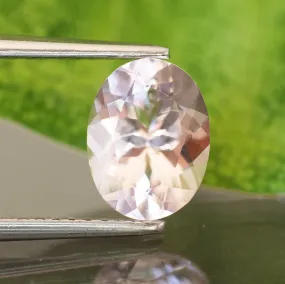 Morganite | natural, pink, oval cut 8x6mm, VS, Madagascar 1.2 ct