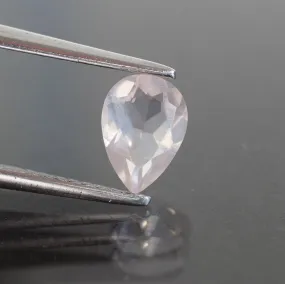 Quartz rose | natural, pear cut 7 x 5mm VS 0.7ct