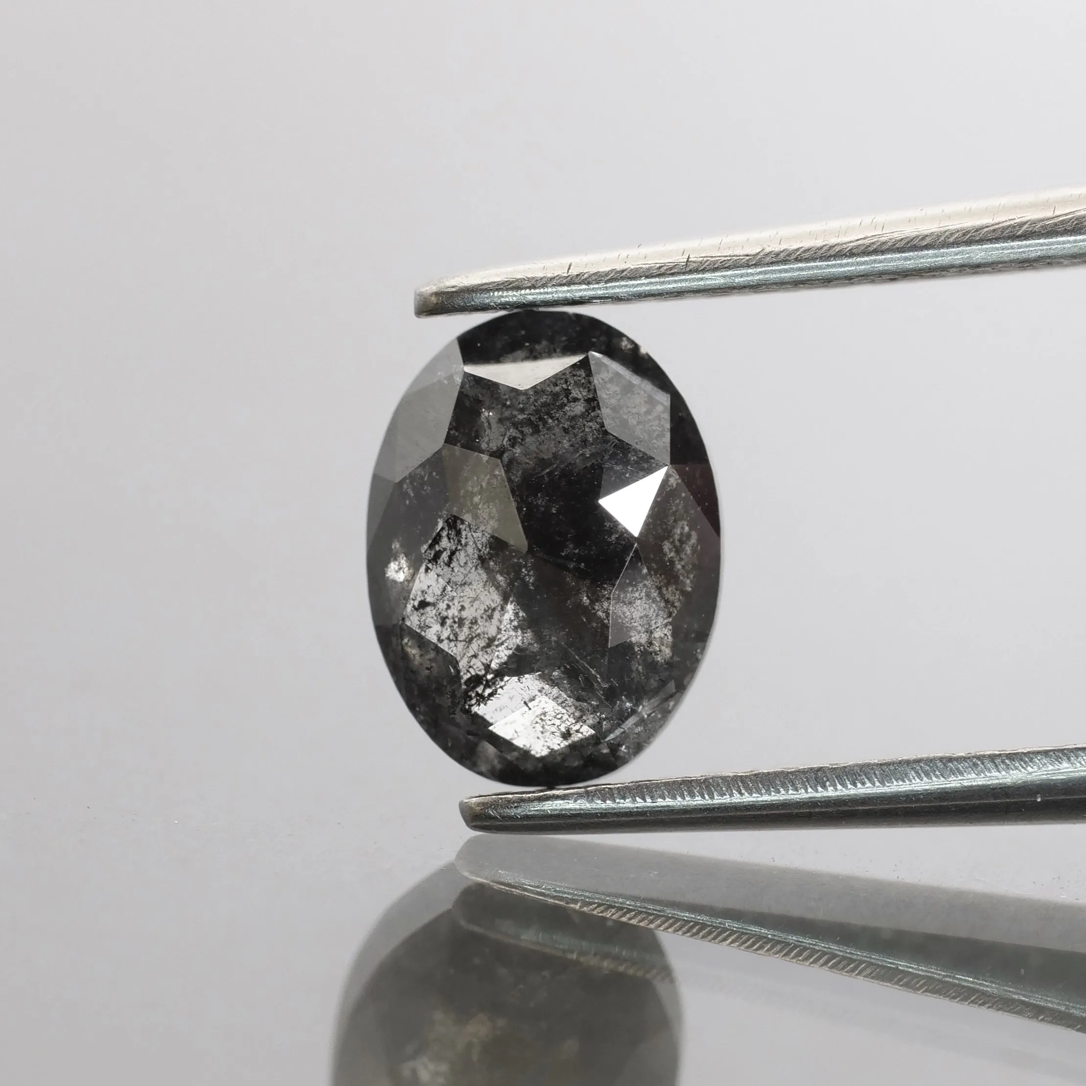 Salt & Pepper diamond | natural, oval cut 8x6mm, 1.35ct