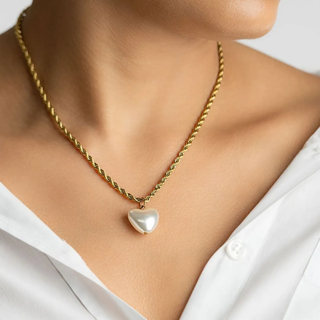 Tarnish Resistant 14K Gold Plated Rope Chain Heart Necklace