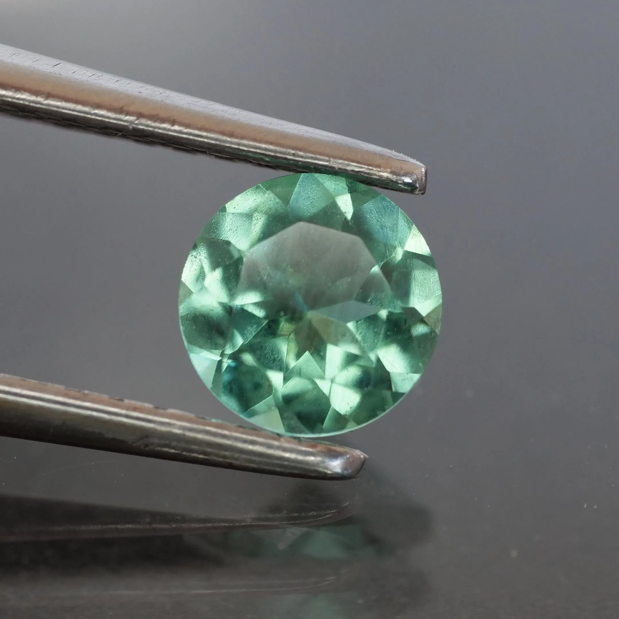 Tourmaline | Mint Green, round cut 5mm, 0.5 ct, VS