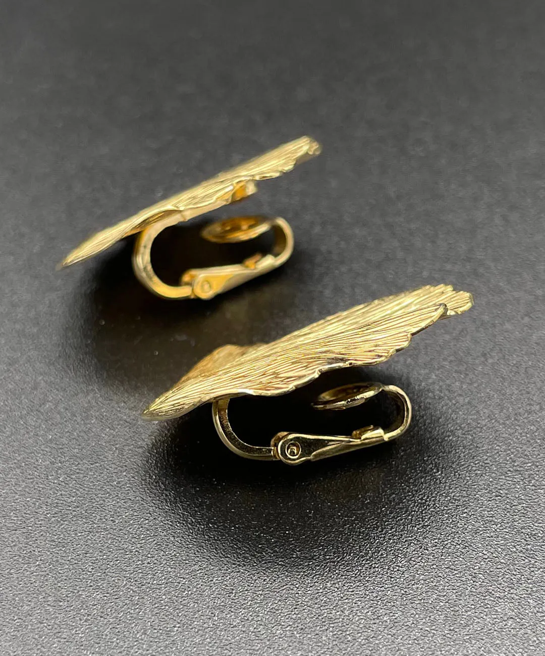 【USA輸入】 ヴィンテージ TRIFARI ペタル イヤリング/Vintage TRIFARI Petal Clip On Earrings