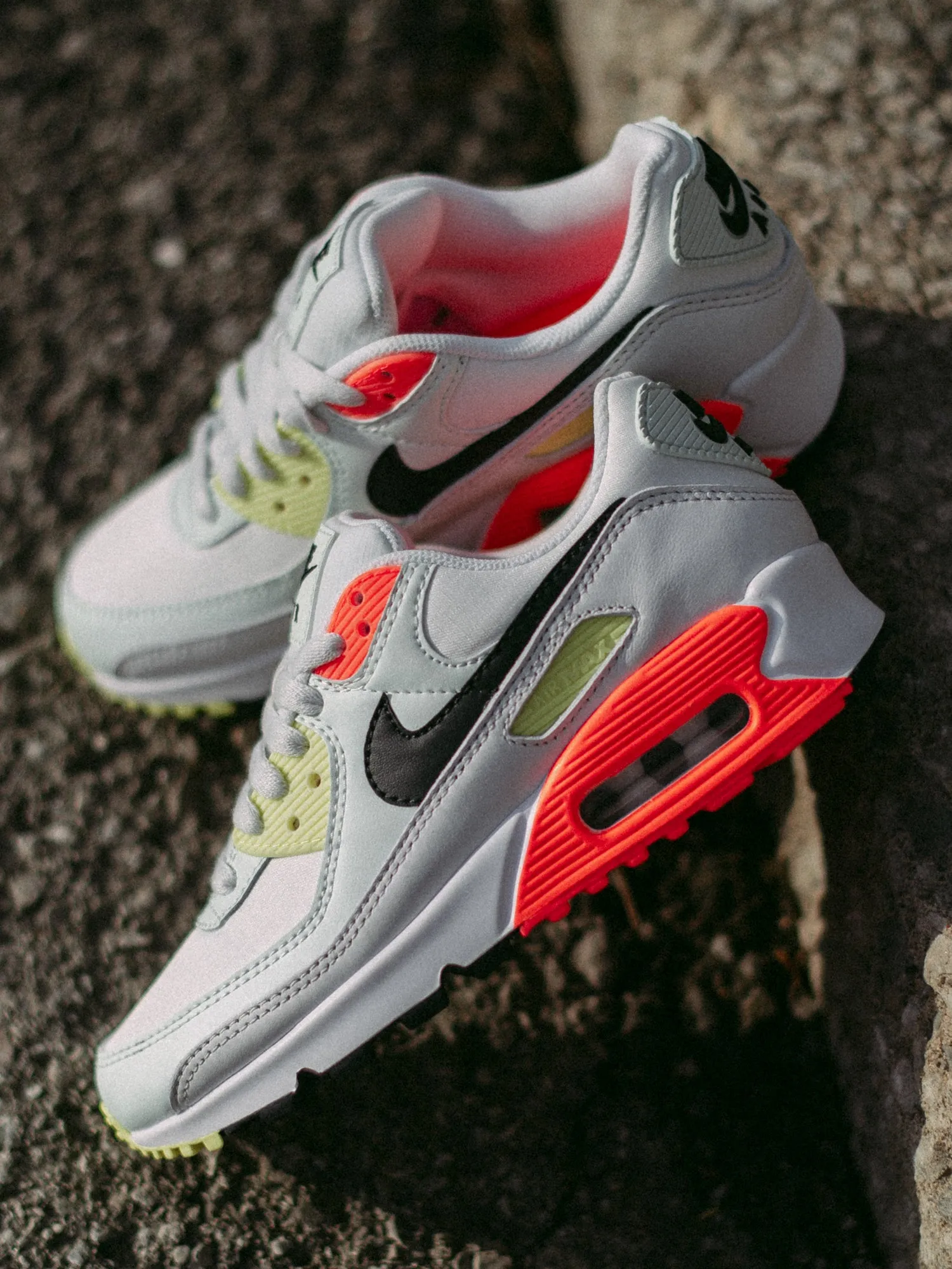 WOMENS NIKE AIR MAX 90 SNEAKER - CLEARANCE